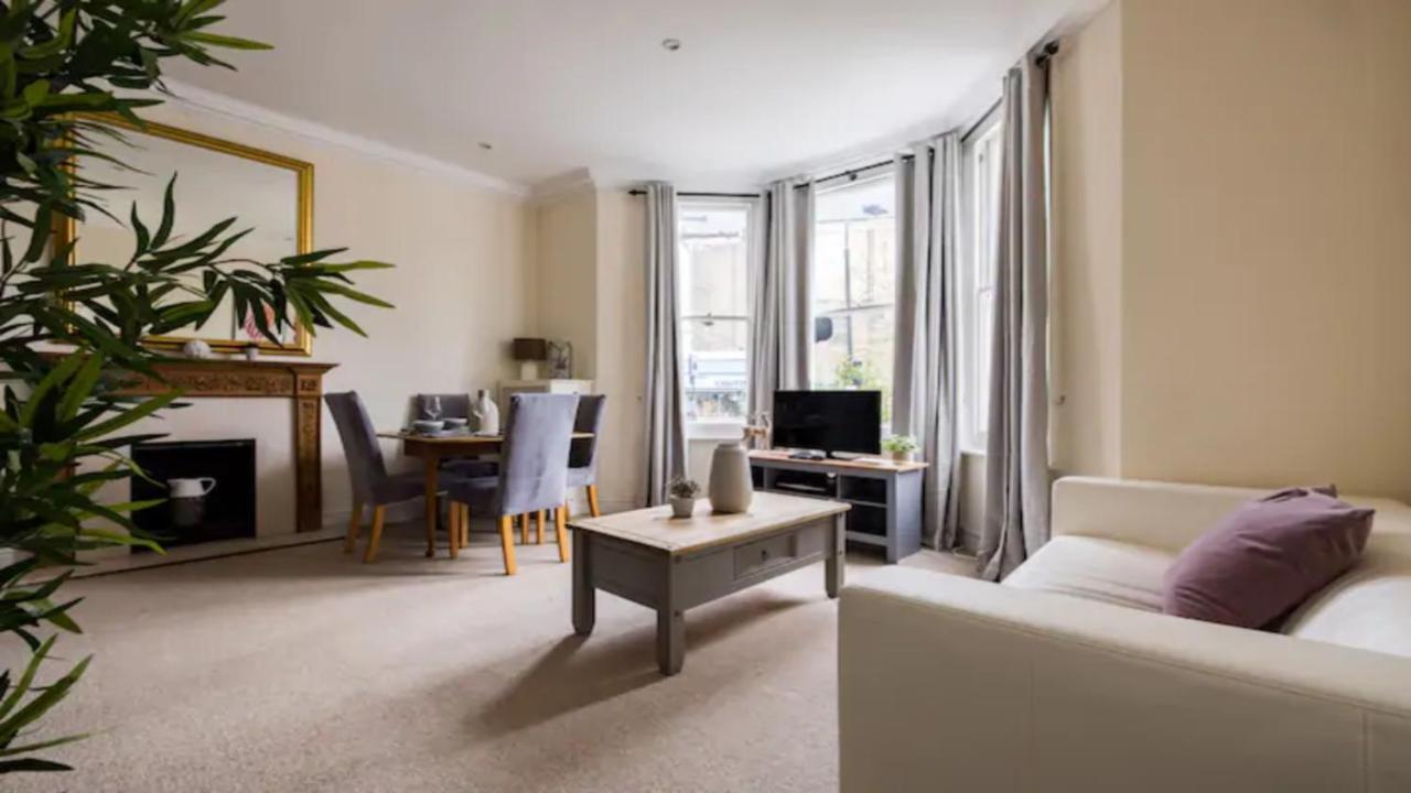 The West Kensington Apartments Londen Kamer foto